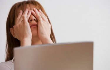 電腦顯示器你會擺放嗎？你的同事是否在用它輻射你？
