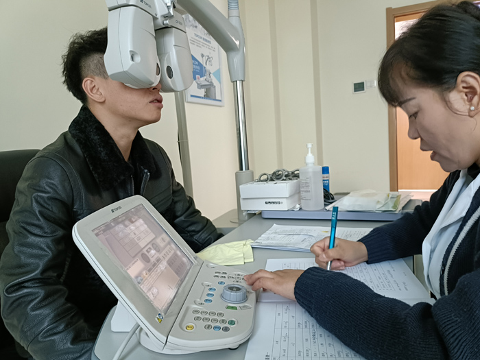 300度近視拖到900度近視，近視手術(shù)是什么感受？