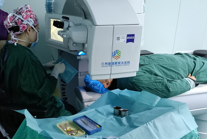 300度近視拖到900度近視，近視手術(shù)是什么感受？